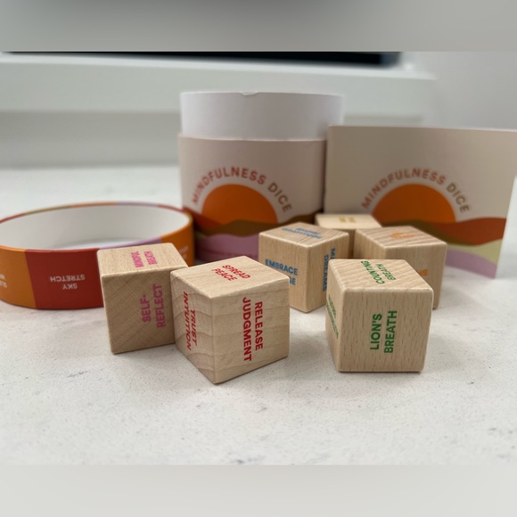 Mindfulness Dice - Picture 2 of 6